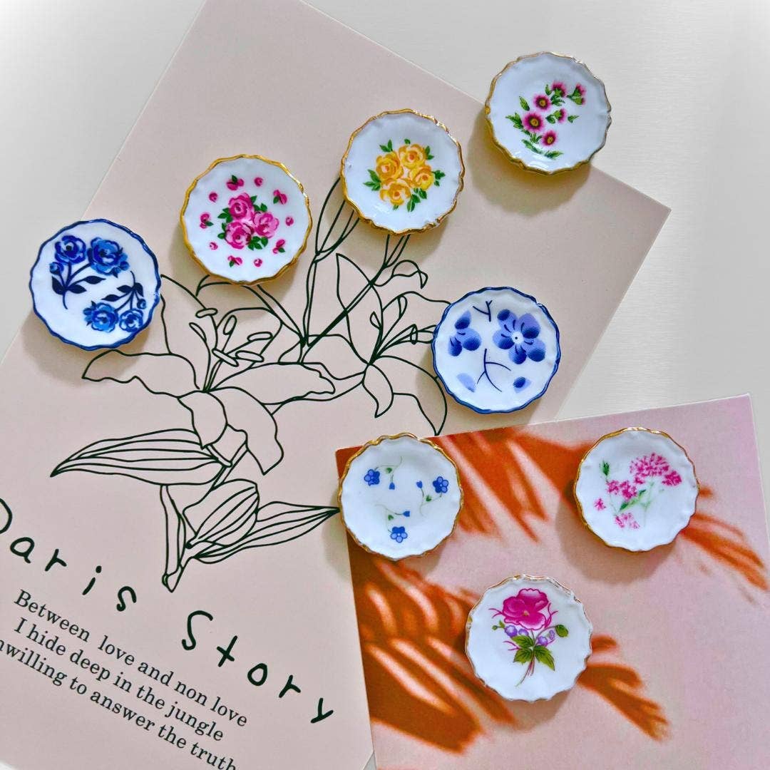 Needle Minders