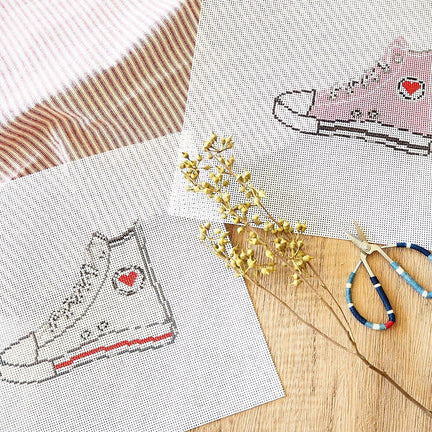 90's Sneakers (White)