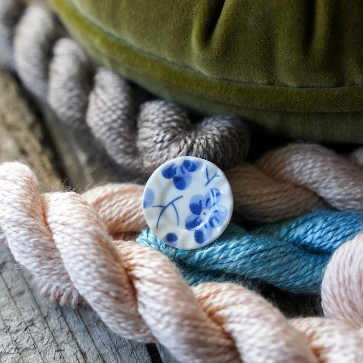 Tea Plate Needle Minder