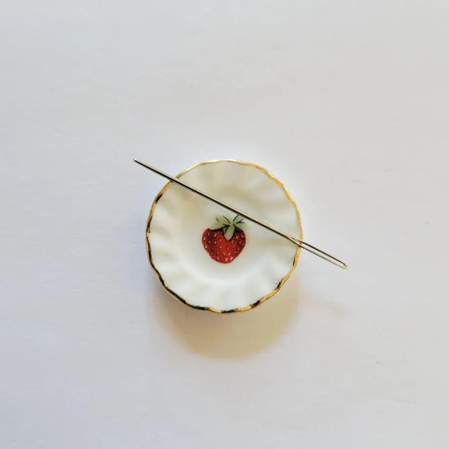 Tea Plate Needle Minder